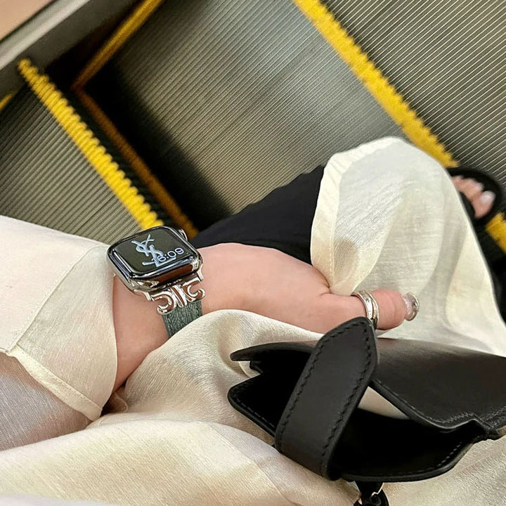 Vintage Denim Leather Strap: Bringing Unique Style to Your Apple Watch.